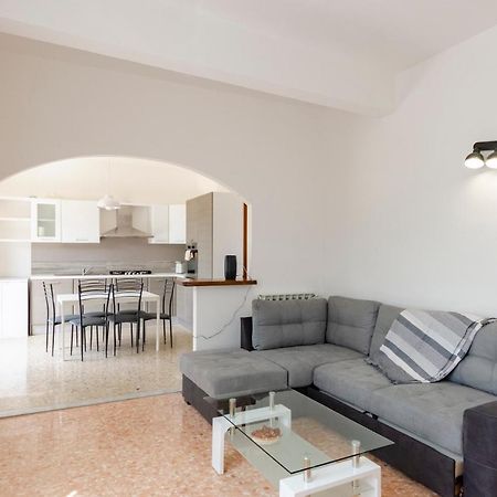 מונליה Joivy Family Flat With 3 Balconies, 10 Min To Beach מראה חיצוני תמונה
